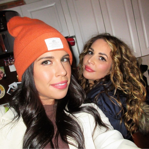 New to poshmark?$10 off with Code: notfromjersey Offers Accepted - Picture 10 of 16